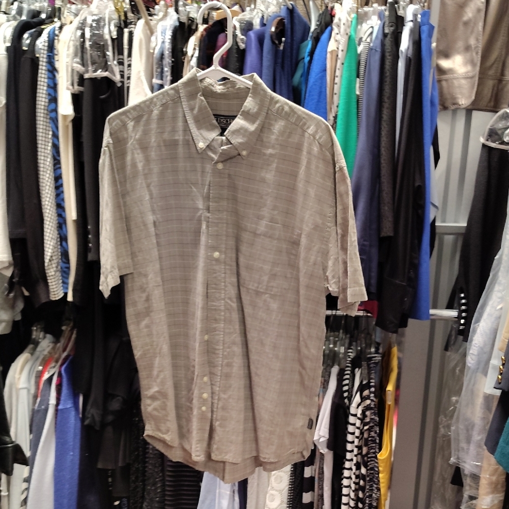 Classic Men's Short Sleeve Button Down Shirt